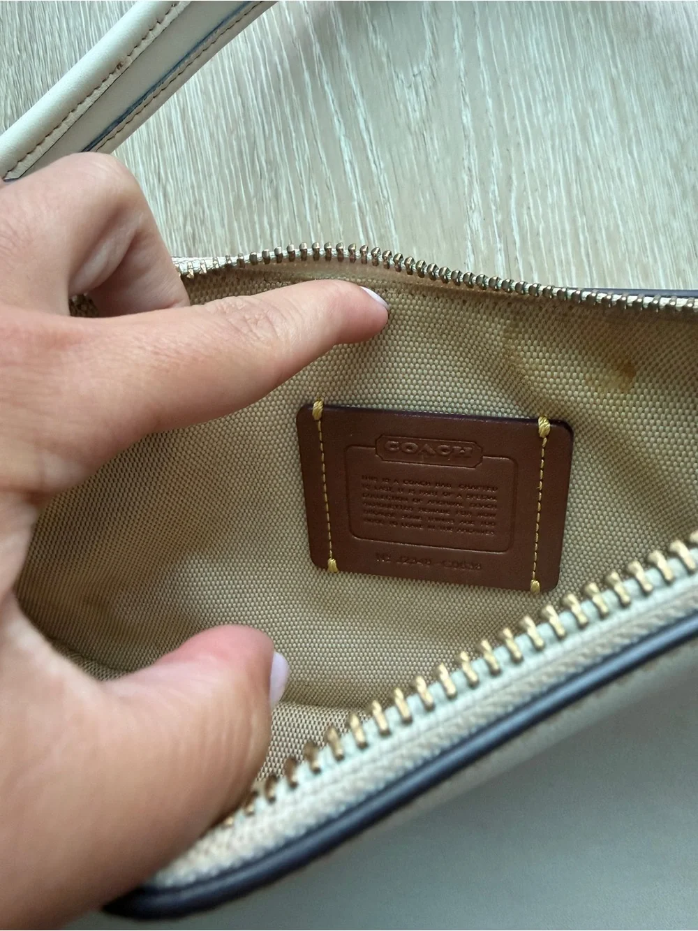 Coach Swinger Off-White Shoulder Bag